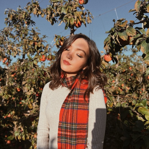 β’ a b o u t m e β’ - Picture 3 of 6